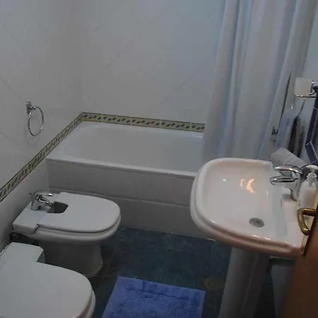 Pia's Place - With Sea View Apartment